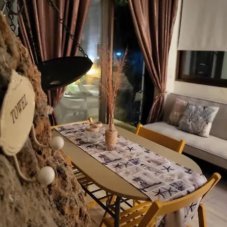 בית נופש To Palio Kamini Velanidia