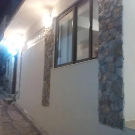 בית נופש To Palio Kamini